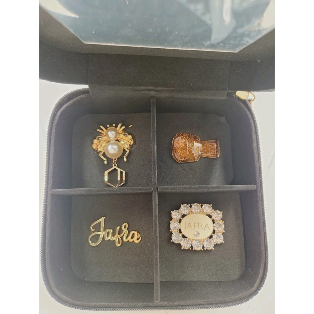 New Jafra 4 Brooch Set Case Pink Faux Snake